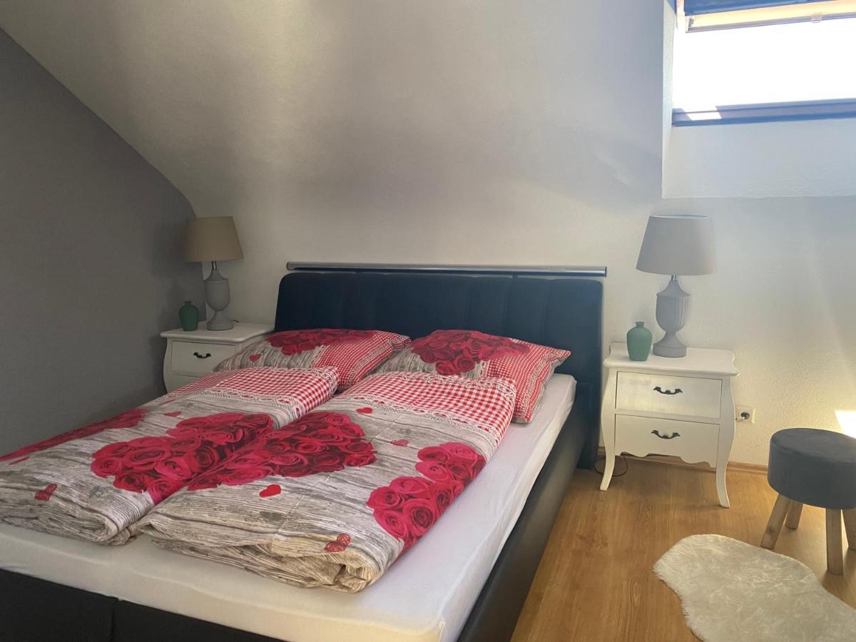 Moderne Ferien-Dachwohnung In Idyllischer Lage Neuweiler  Dış mekan fotoğraf